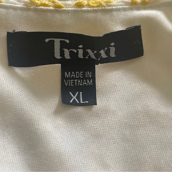 Trixxi Yellow Embroidered Floral  Dress Size:XL - Picture 3 of 5